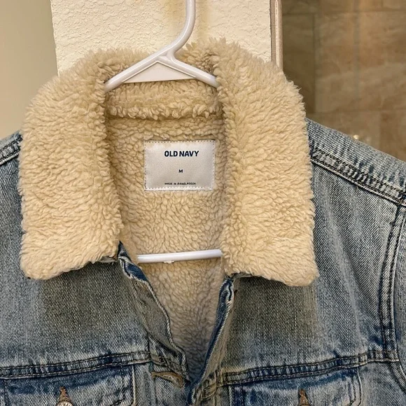 Women’s size M Old Navy, Sherpa lined Jean jacket - Picture 2 of 6